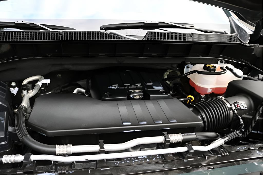 Used 2026 Chevrolet Silverado 1500 LT RWD image 9