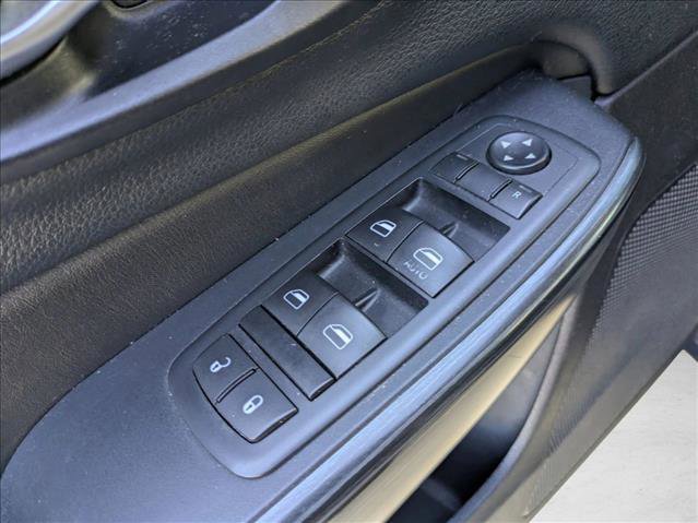 Used 2016 Jeep Cherokee Limited image 12