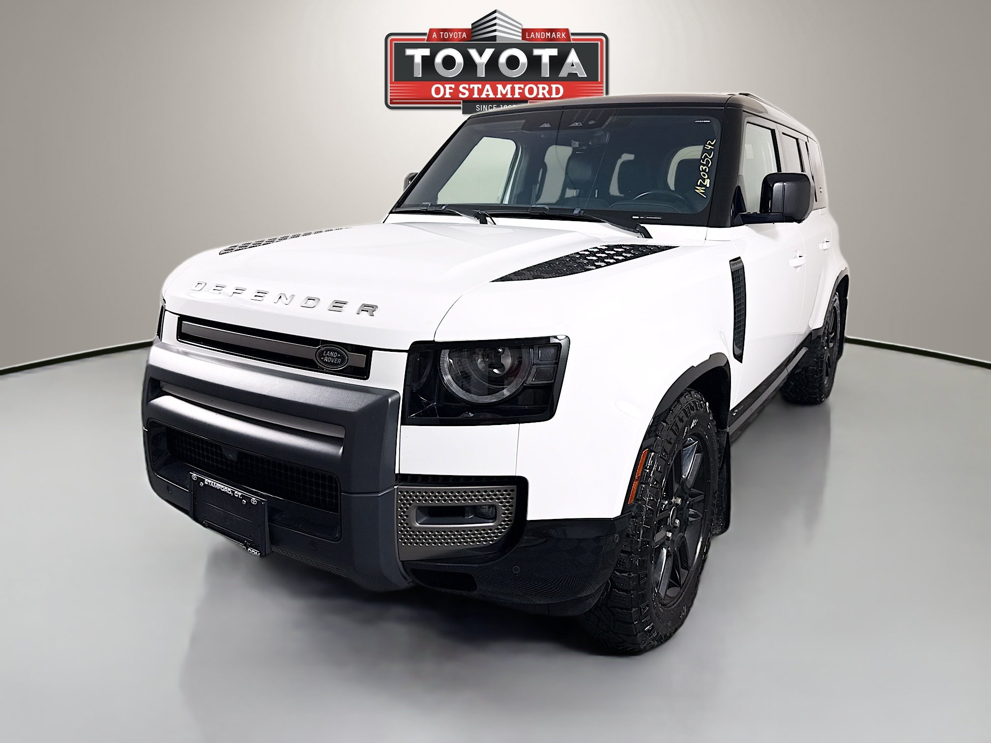 Used 2021 Land Rover Defender 110 X-Dynamic SE AWD/4WD image 3
