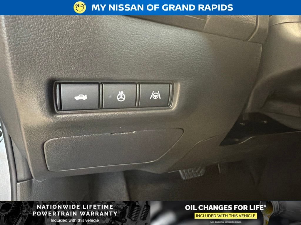 New 2026 Nissan Sentra SR w/ SR Premium Package FWD image 28