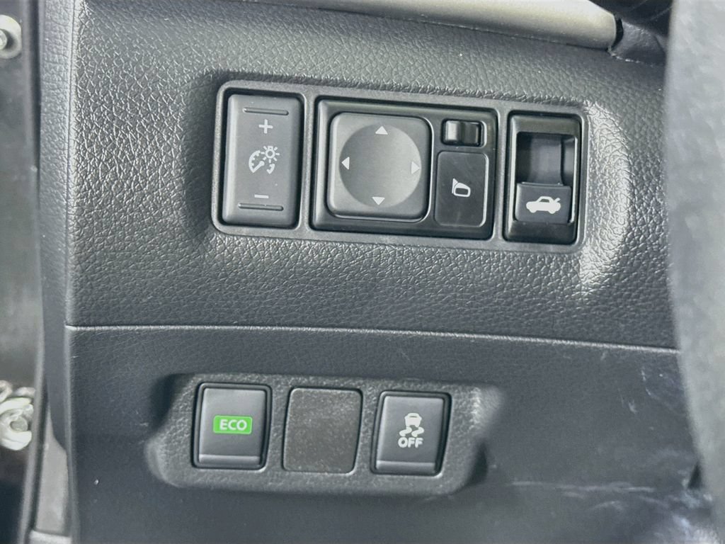 Used 2019 Nissan Sentra SV w/ Special Edition Package FWD image 18