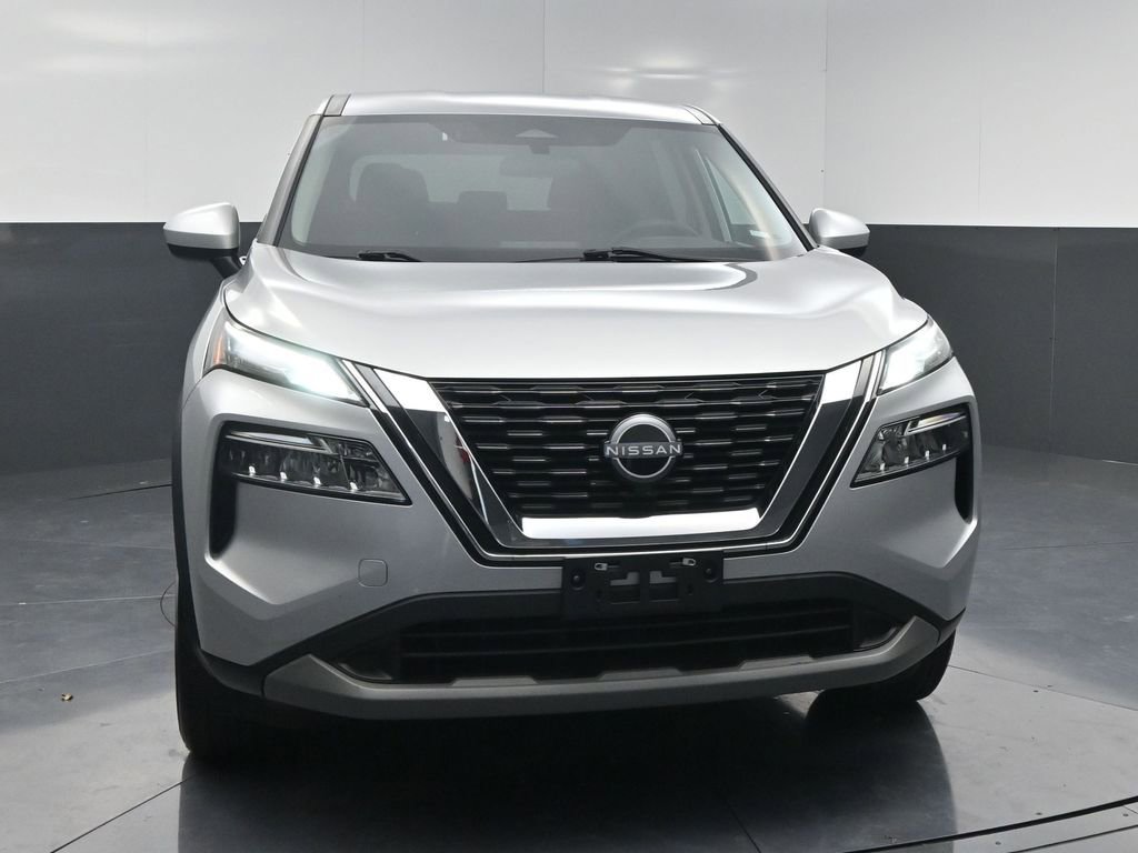 Used 2023 Nissan Rogue SV image 14