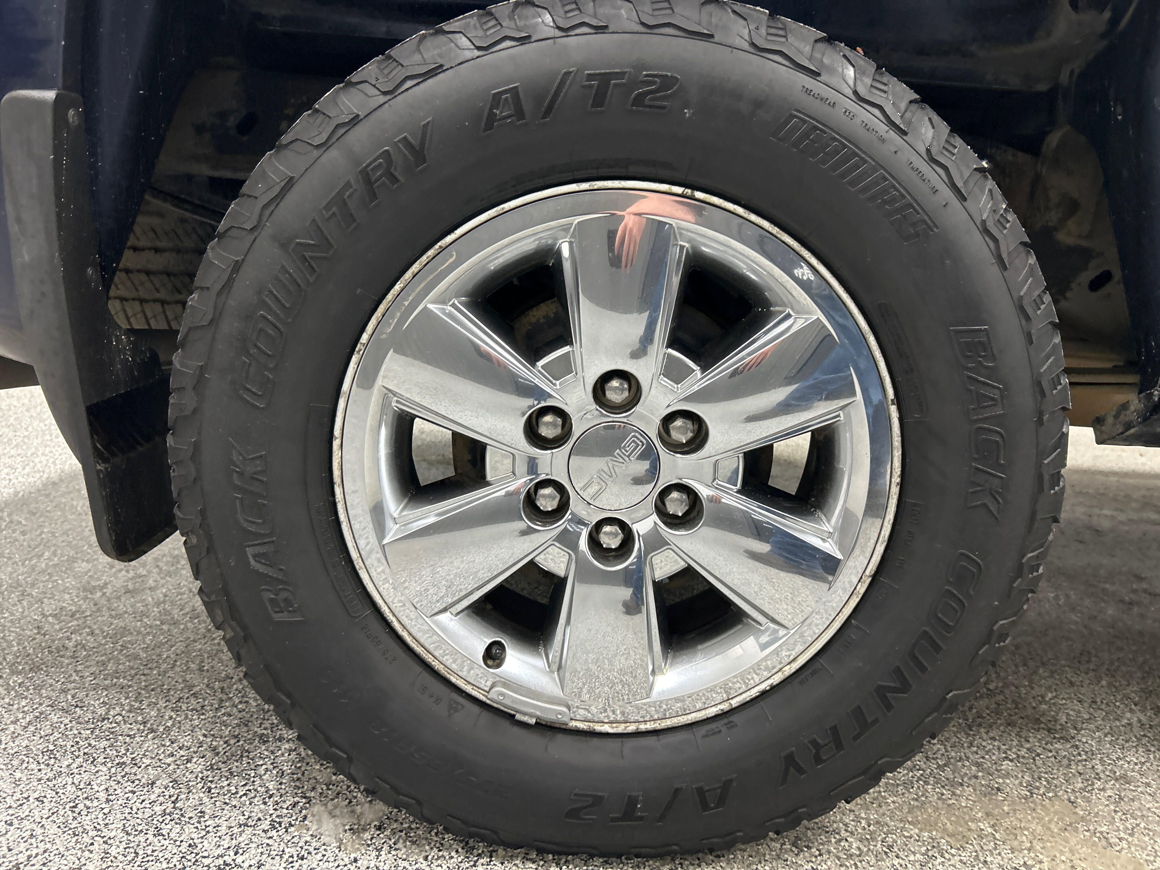Used 2010 GMC Sierra 1500 SLT w/ Suspension Package, Off-Road AWD/4WD image 7