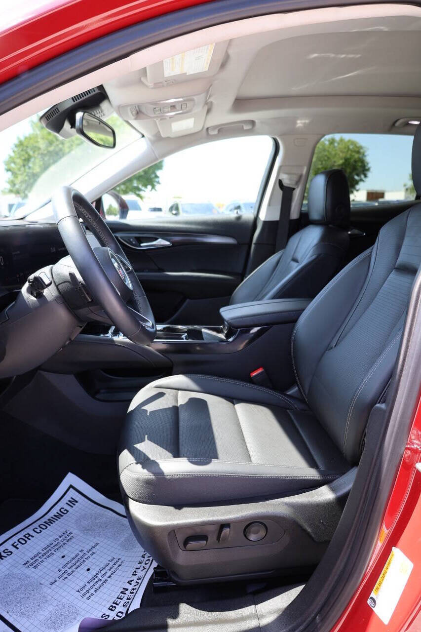 Used 2025 Buick Envision Preferred AWD/4WD image 13
