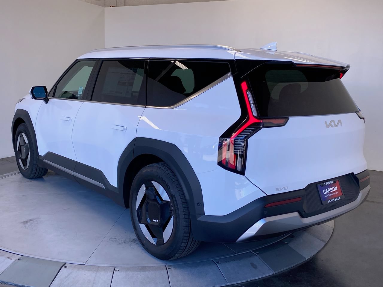 New 2026 Kia EV9 Wind AWD/4WD image 3