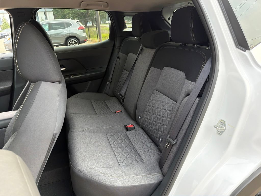 Certified 2025 Nissan Kicks SV FWD image 19
