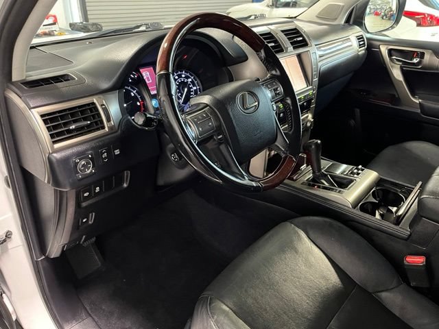 Used 2017 Lexus GX 460 AWD/4WD image 19