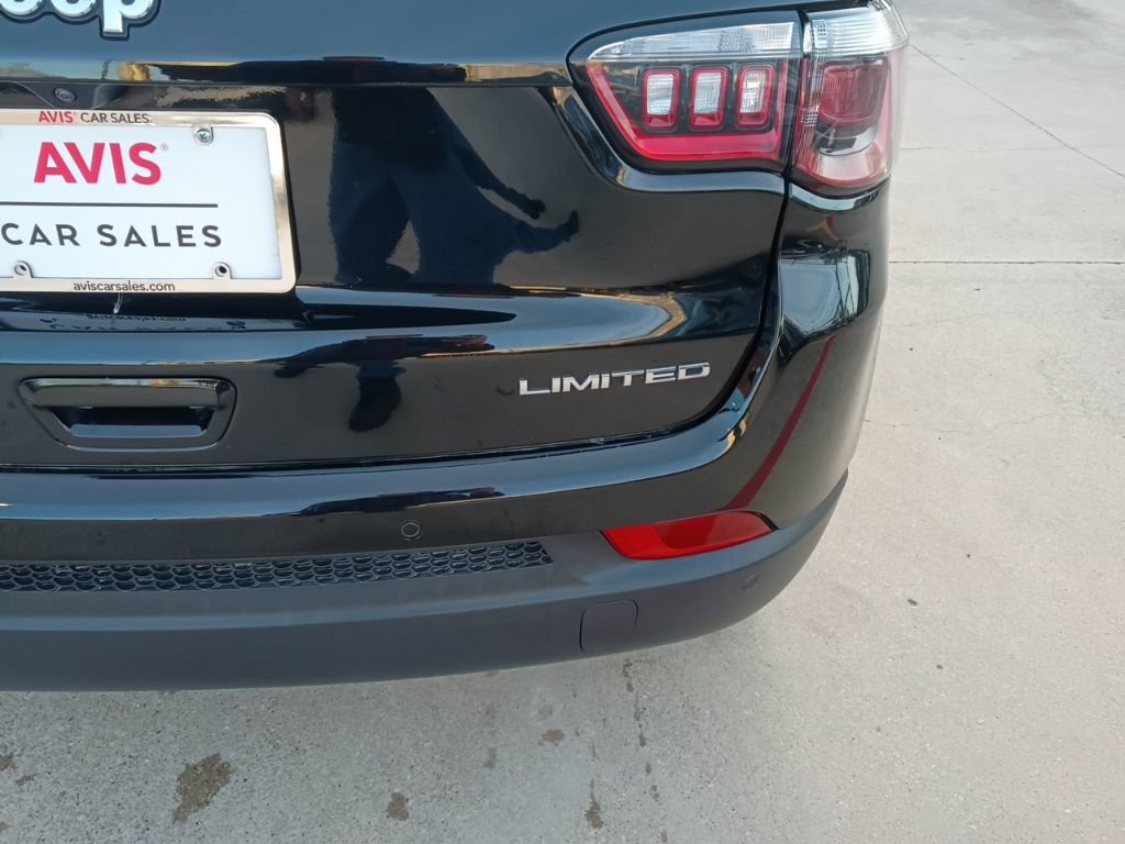 Used 2025 Jeep Compass Limited image 11