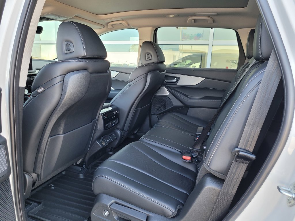 Used 2026 Acura MDX w/ Technology Package AWD/4WD image 7