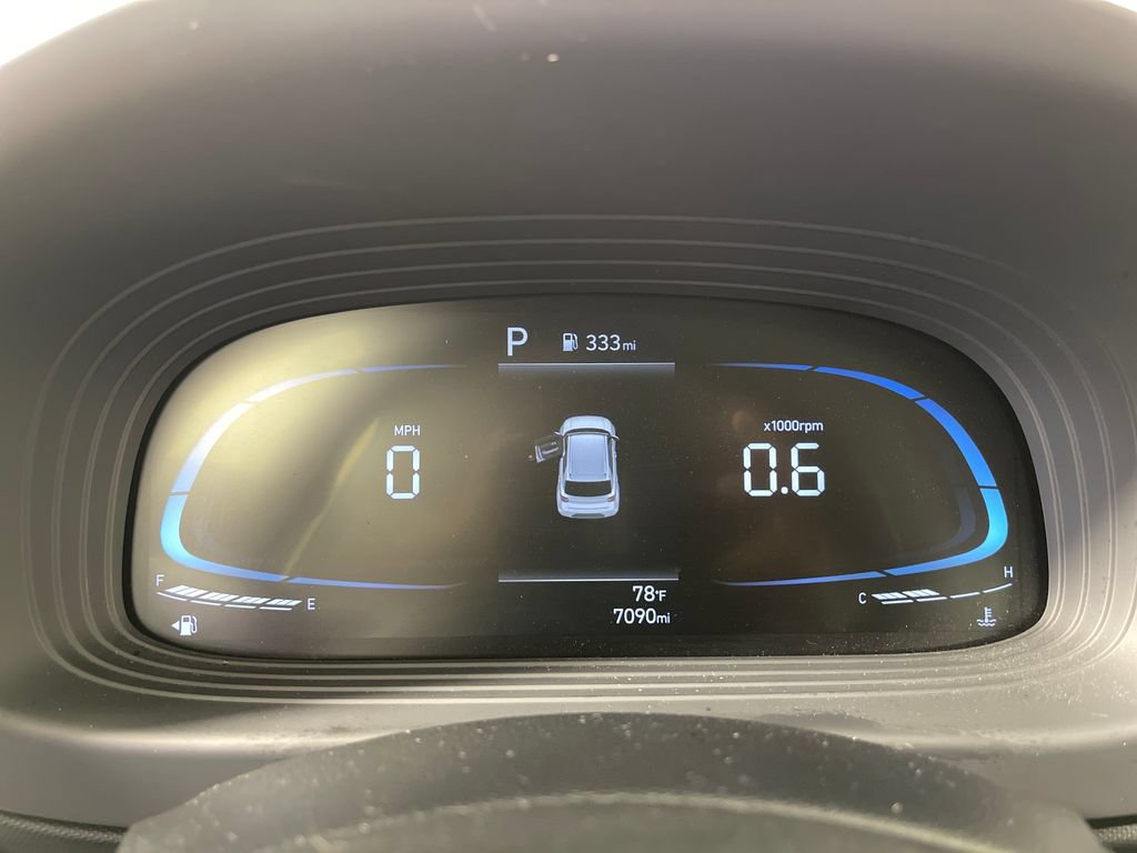 Certified 2025 Hyundai Venue SEL FWD image 20
