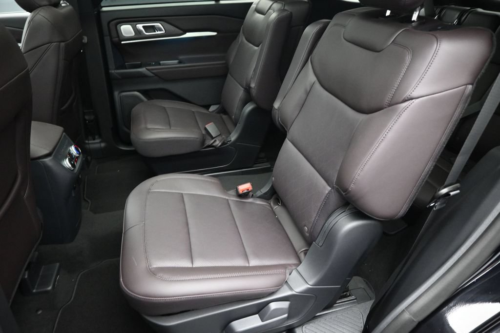 New 2026 Ford Explorer Platinum RWD image 21