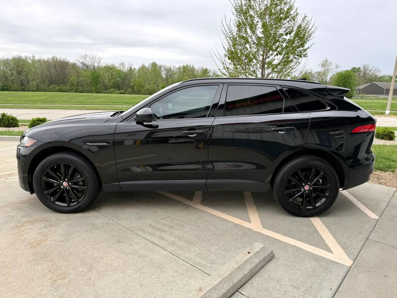 Used 2017 Jaguar F-PACE Prestige AWD/4WD image 5