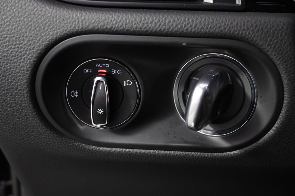 Used 2023 Porsche Macan S image 28