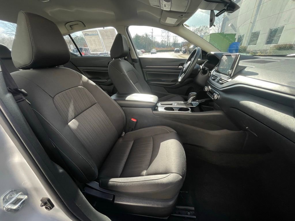 Used 2024 Nissan Altima 2.5 SV image 32