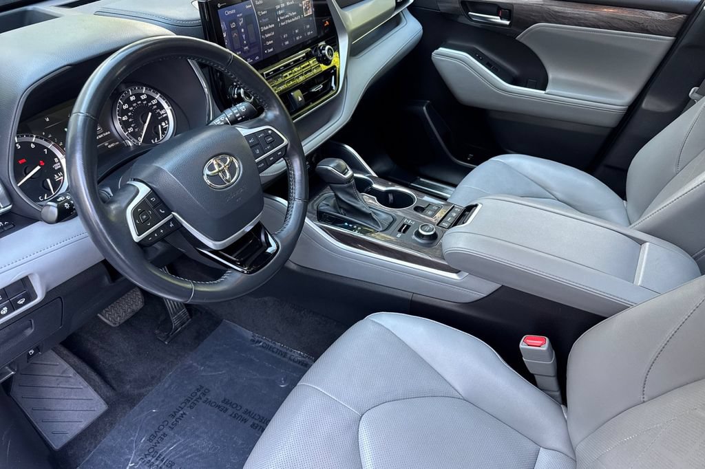 Used 2022 Toyota Highlander Platinum AWD/4WD image 9
