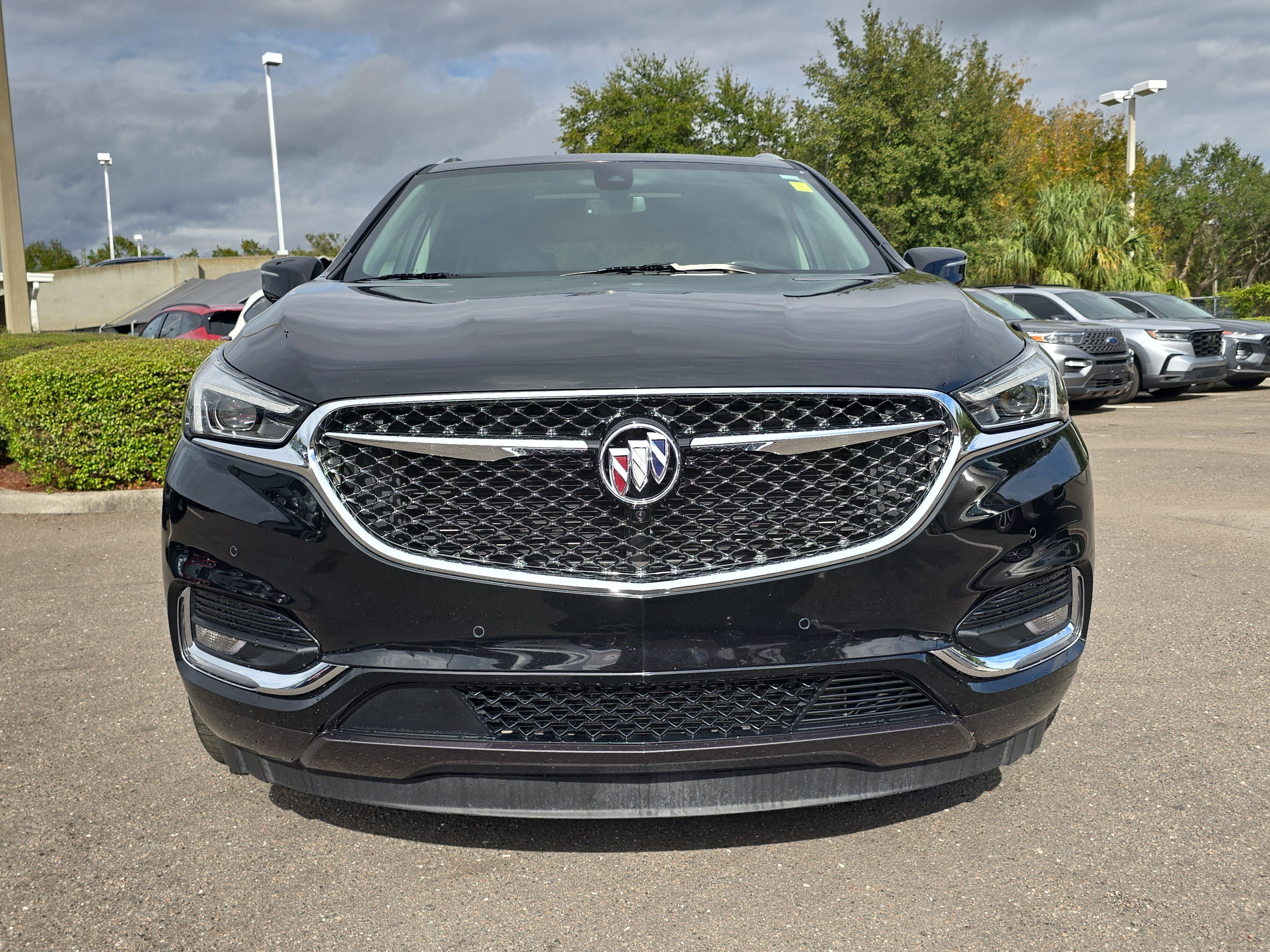 Used 2019 Buick Enclave Avenir w/ Avenir Technology Package image 3