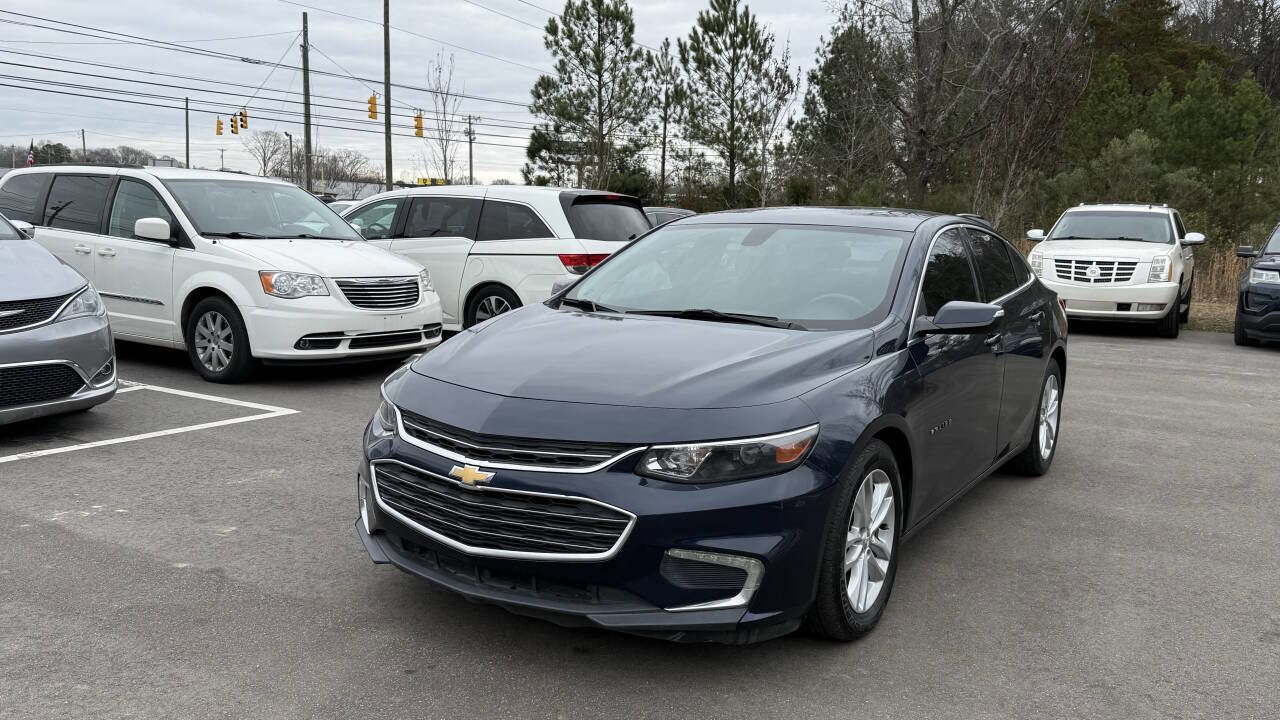 Used 2017 Chevrolet Malibu LT image 3