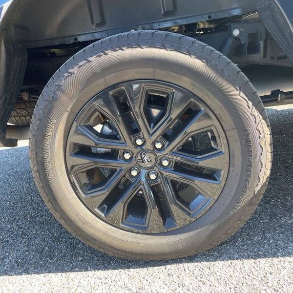 Used 2025 Ford F150 Lariat w/ Equipment Group 501A Mid image 12