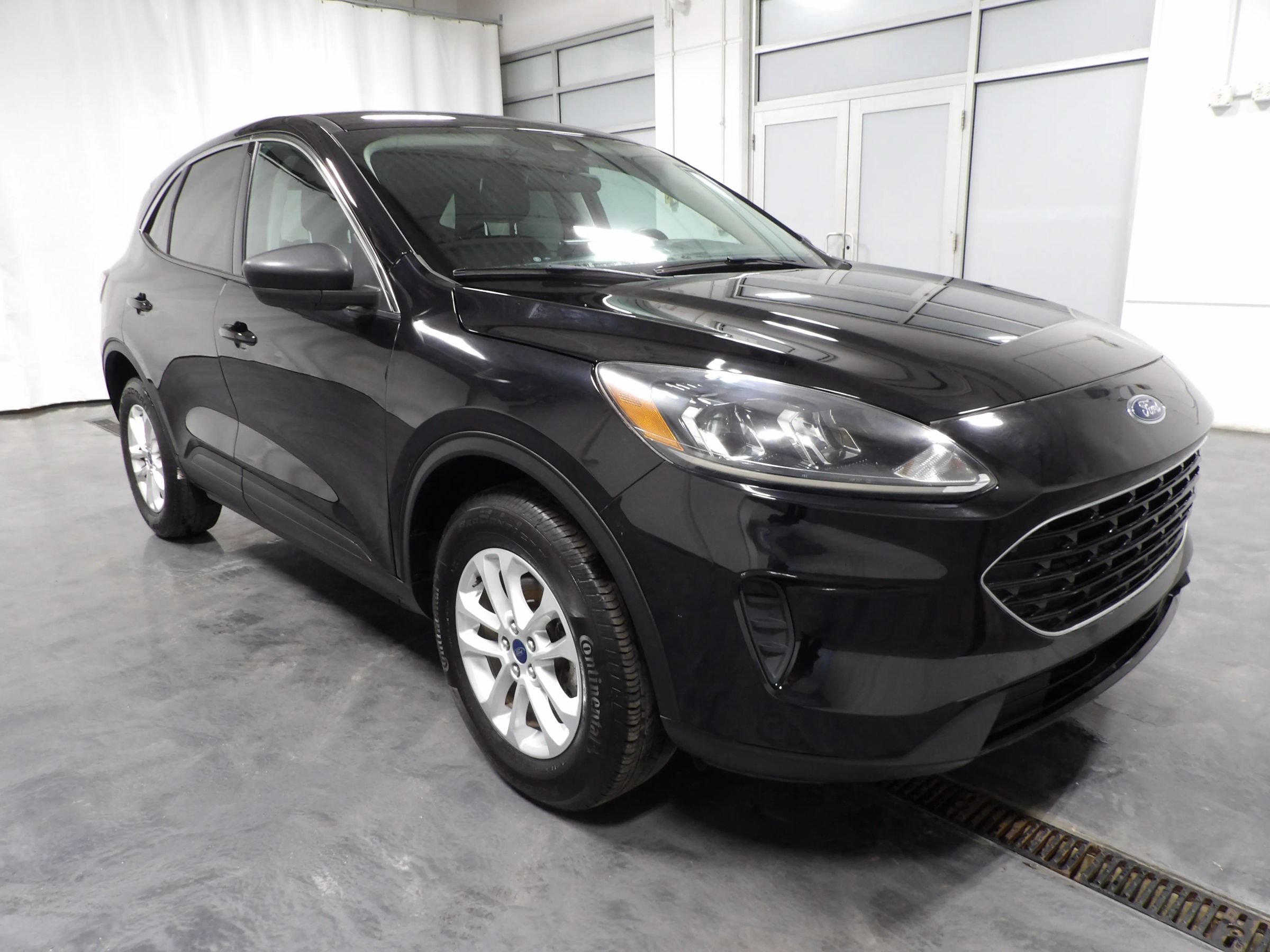 Used 2022 Ford Escape SE w/ Convenience Package AWD/4WD image 2