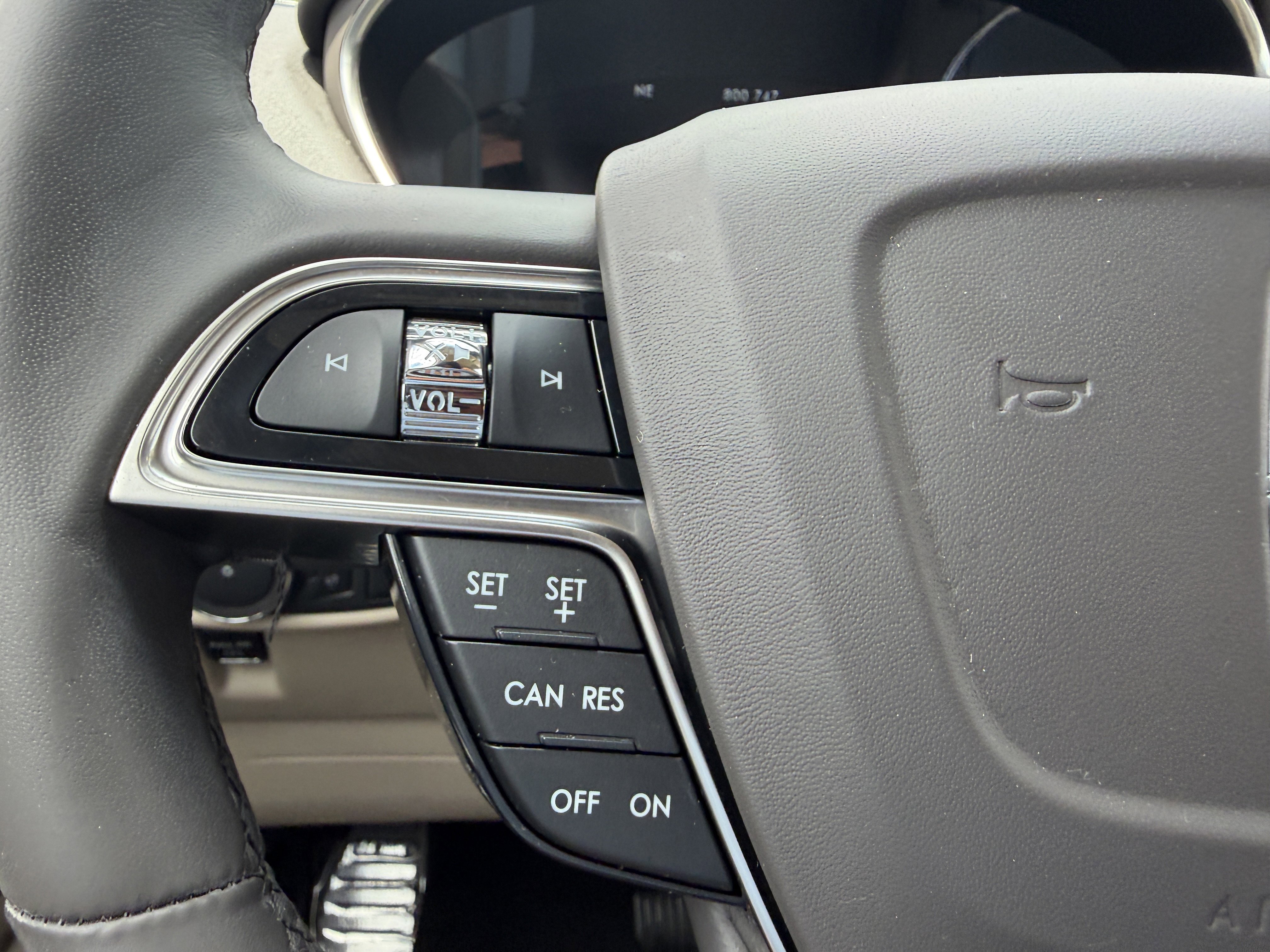 Used 2019 Lincoln Nautilus Select image 25