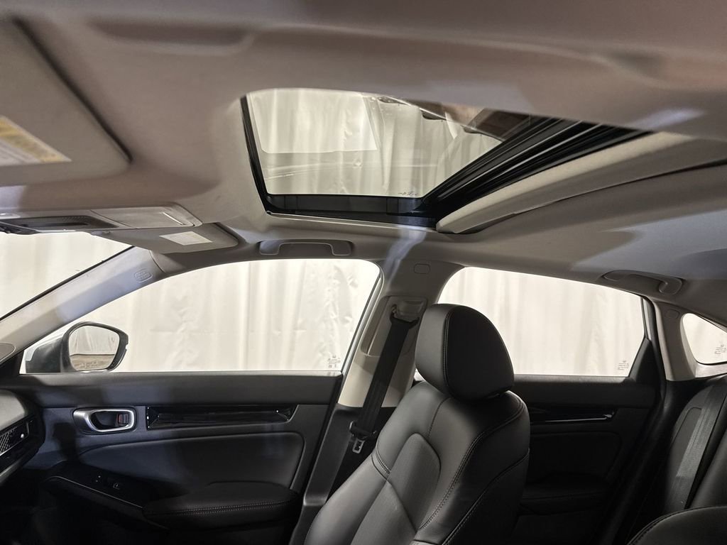 Used 2023 Honda Civic Touring image 31