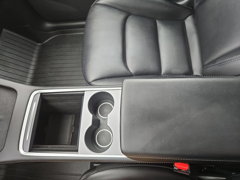 Used 2022 Tesla Model Y Performance AWD/4WD image 25