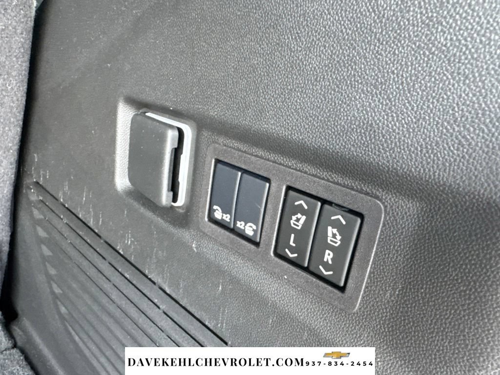Used 2024 Chevrolet Tahoe Premier AWD/4WD image 35