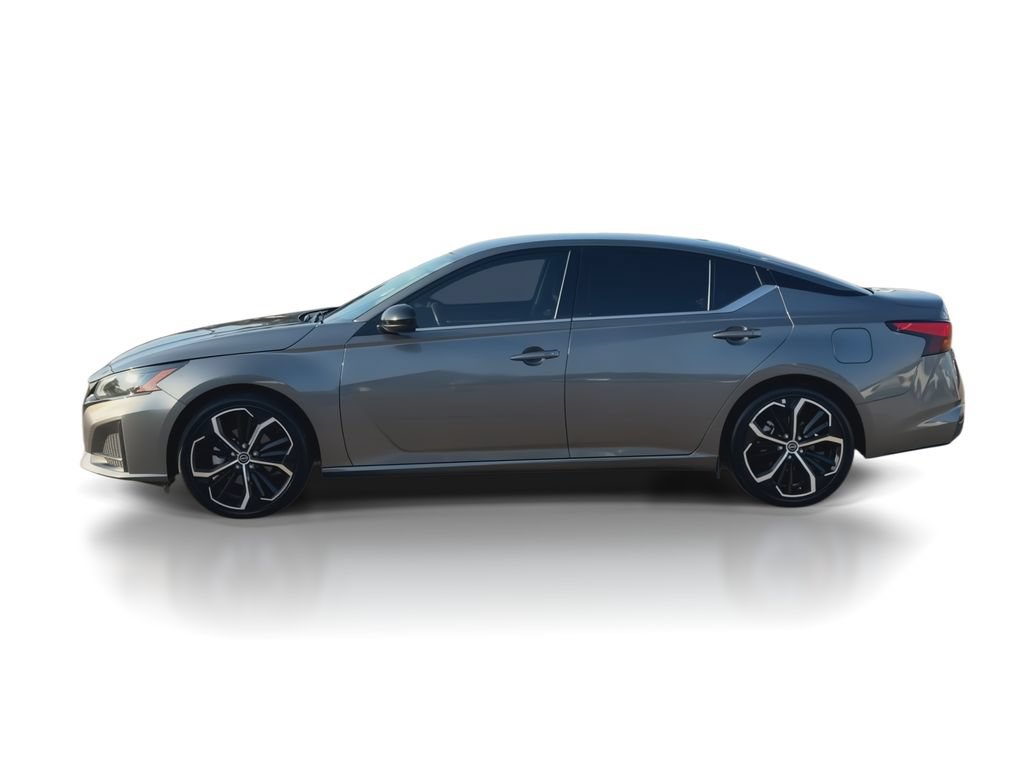 Used 2023 Nissan Altima 2.5 SR FWD image 5
