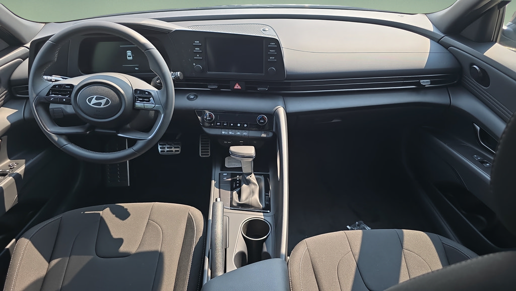 New 2026 Hyundai Elantra Sport FWD image 18