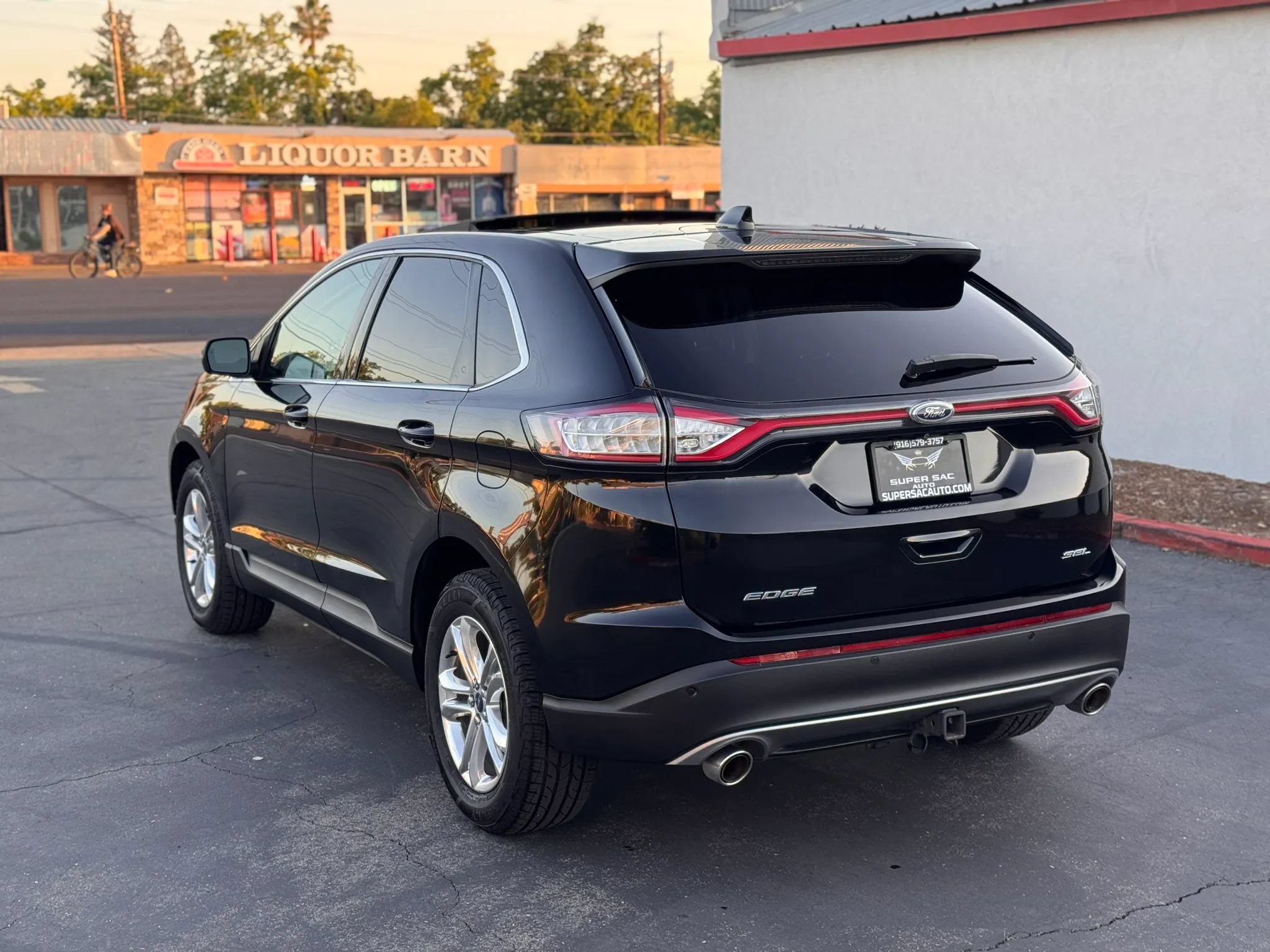 Used 2016 Ford Edge SEL w/ Equipment Group 201A FWD image 4