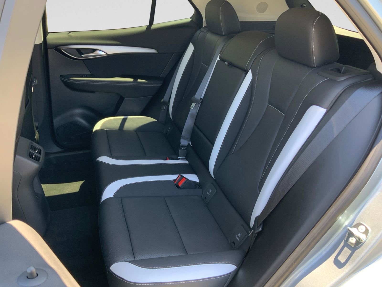 Used 2025 Buick Envision Sport Touring AWD/4WD image 27