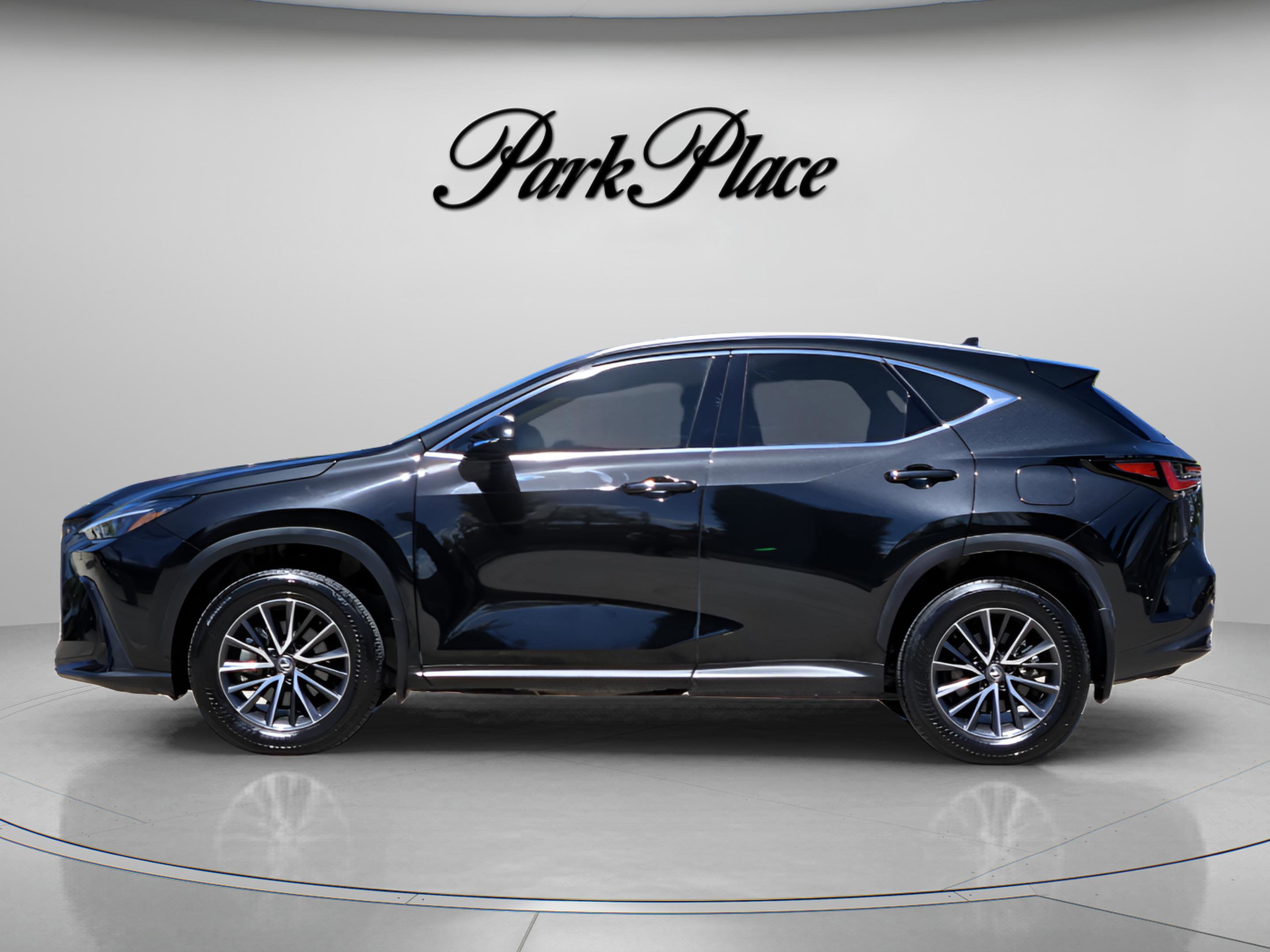 Used 2024 Lexus NX 250 FWD image 2