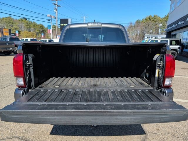 Used 2018 Toyota Tacoma TRD Off-Road w/ Technology Package AWD/4WD image 29