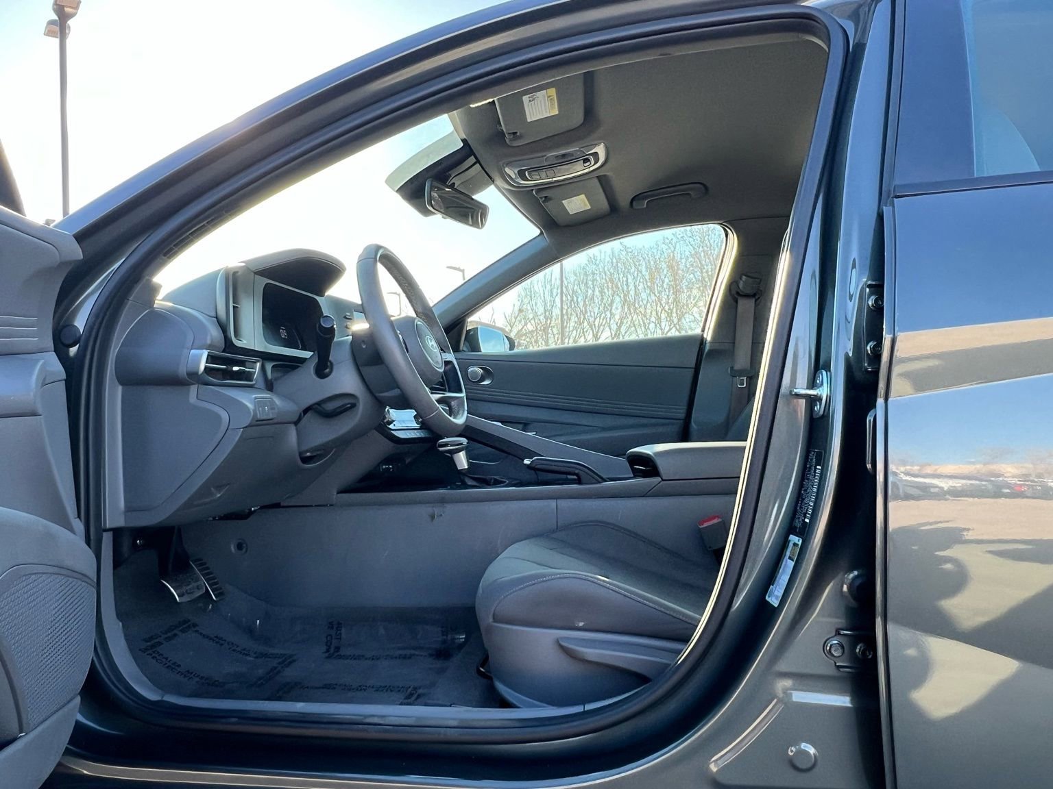 Certified 2025 Hyundai Elantra Sport image 24