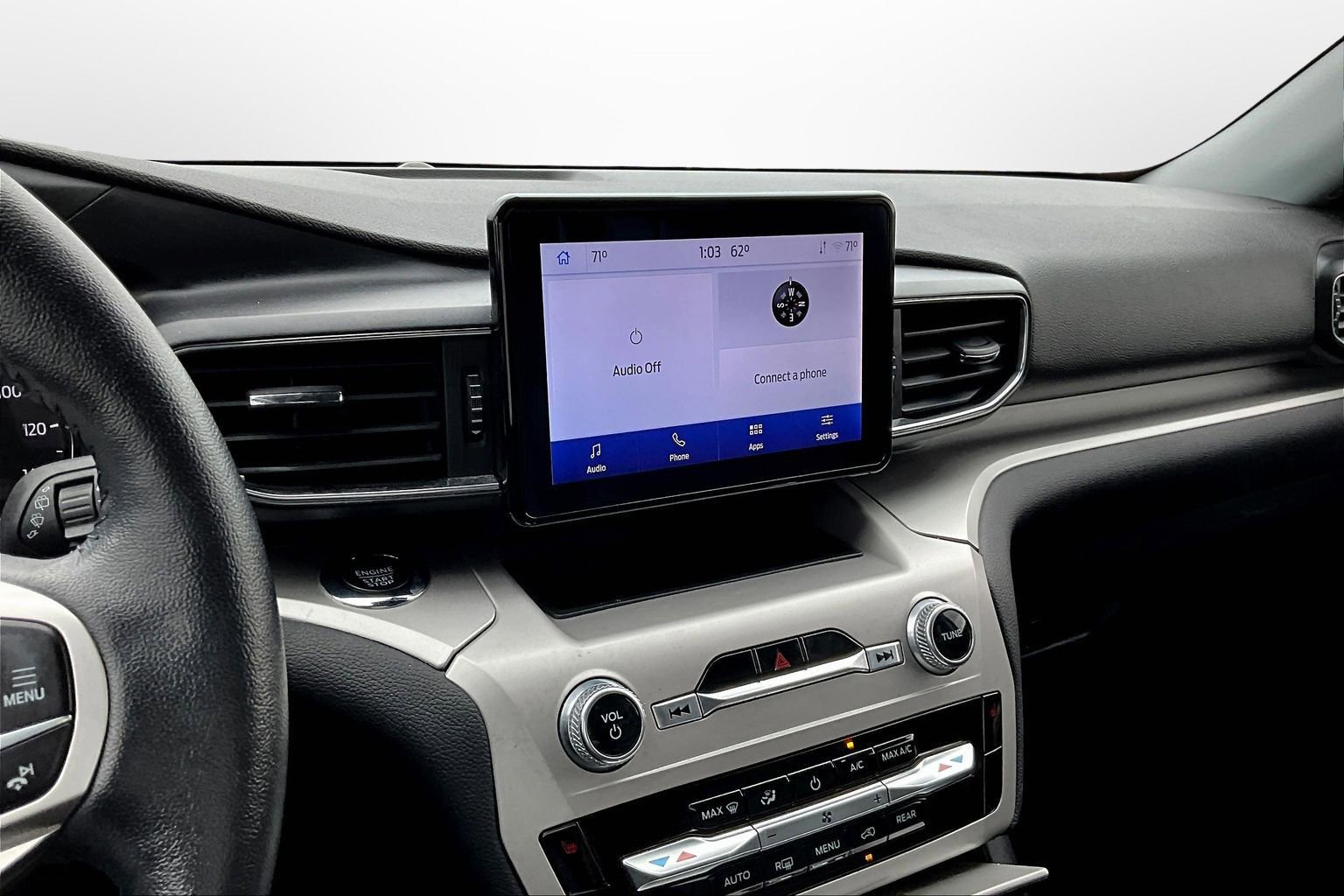 Used 2022 Ford Explorer XLT w/ Equipment Group 202A image 6