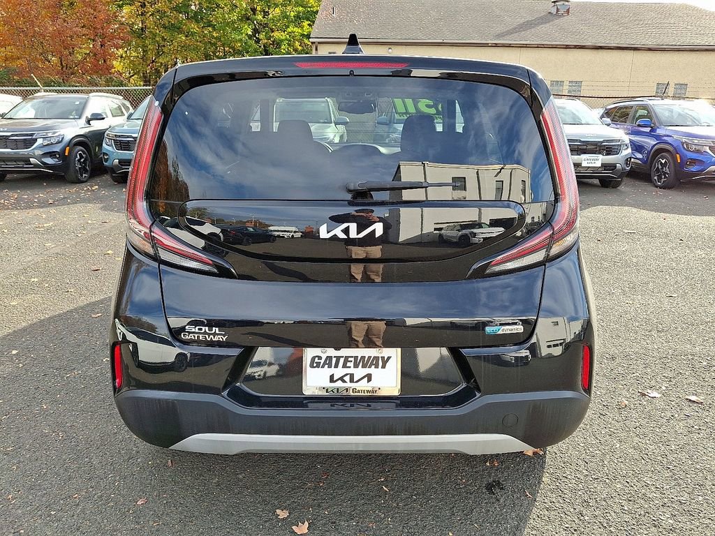 Certified 2023 Kia Soul EX image 5