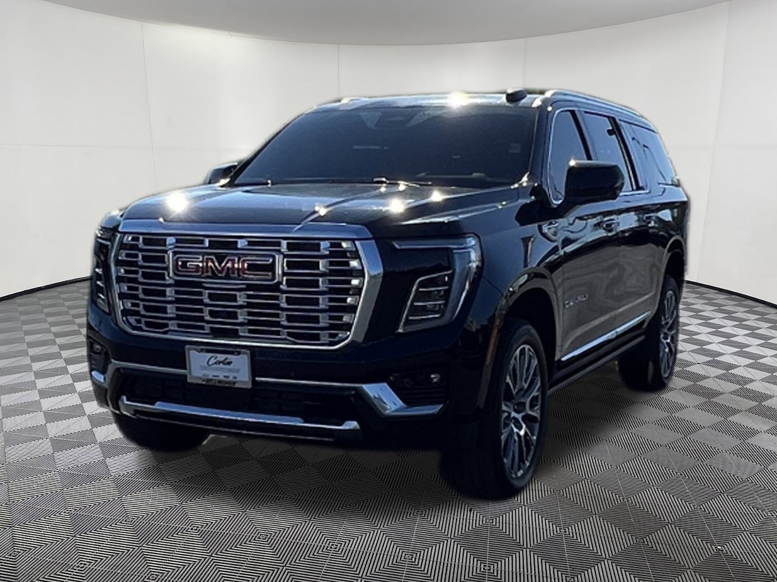 Used 2025 GMC Yukon XL Denali image 3