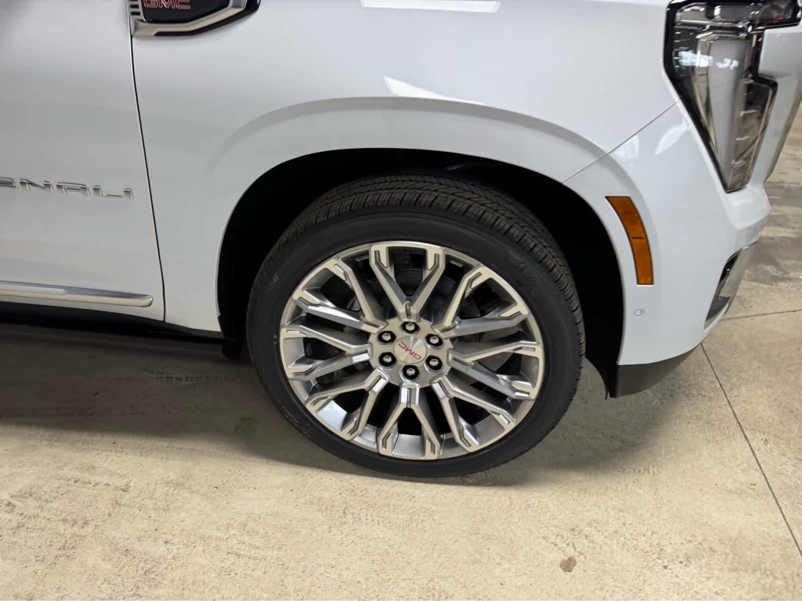 New 2026 GMC Yukon Denali w/ Denali Reserve Package AWD/4WD image 6