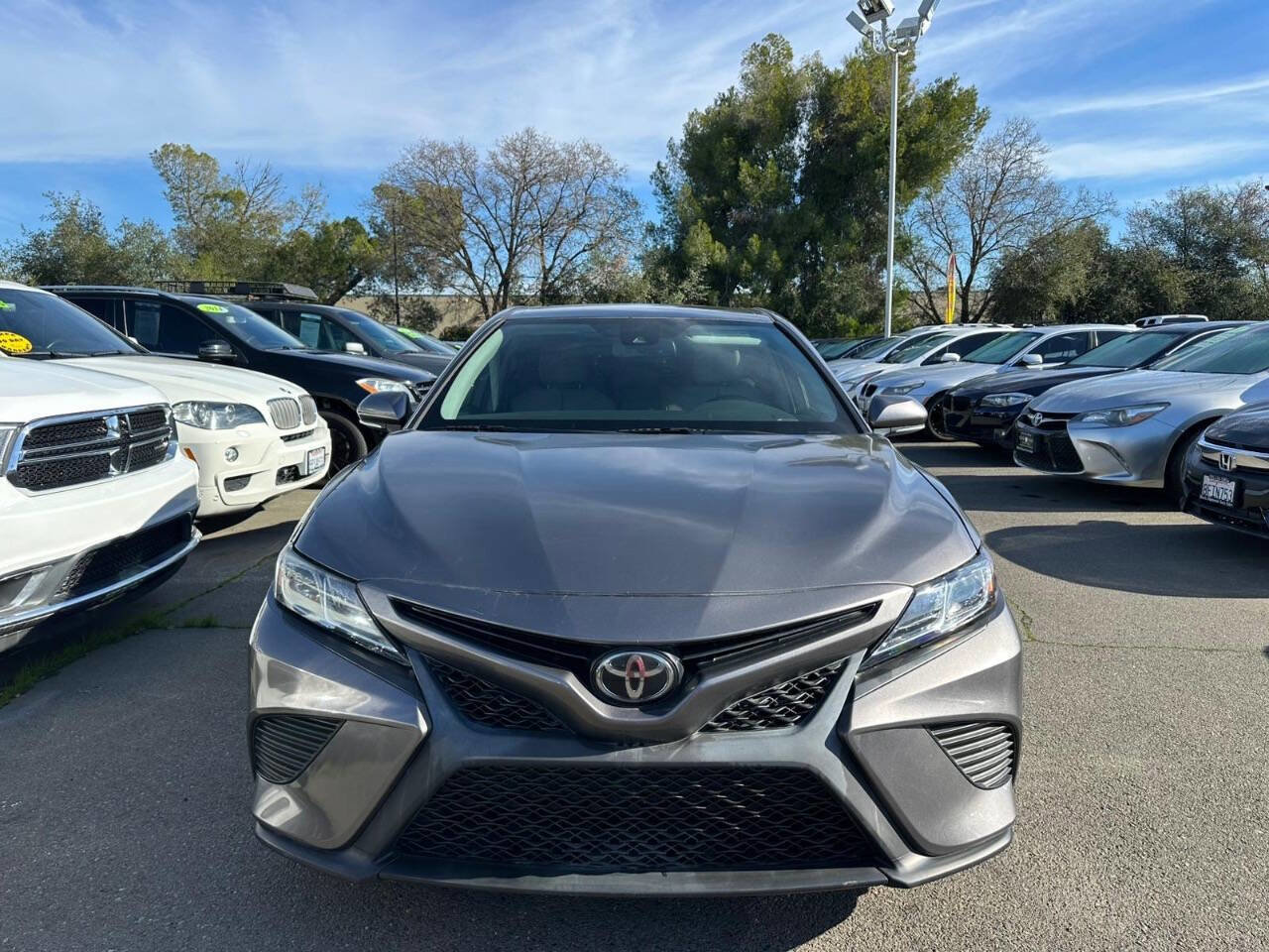 Used 2019 Toyota Camry SE w/ Convenience Package image 13
