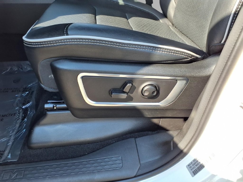 Used 2026 RAM 1500 Laramie AWD/4WD image 18