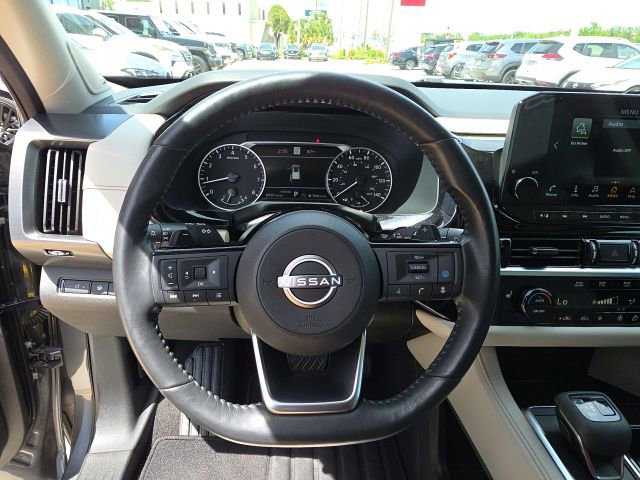 Used 2023 Nissan Pathfinder SL w/ SL Premium Package image 16