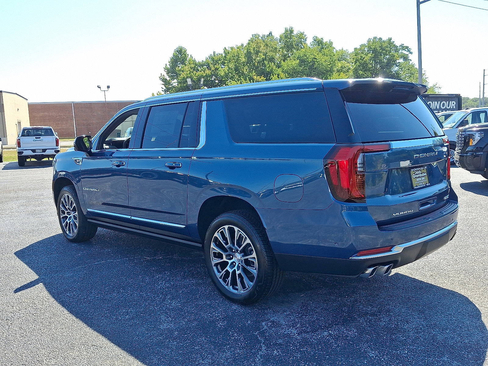 New 2025 GMC Yukon XL Denali w/ Sun & Power Step Package image 6
