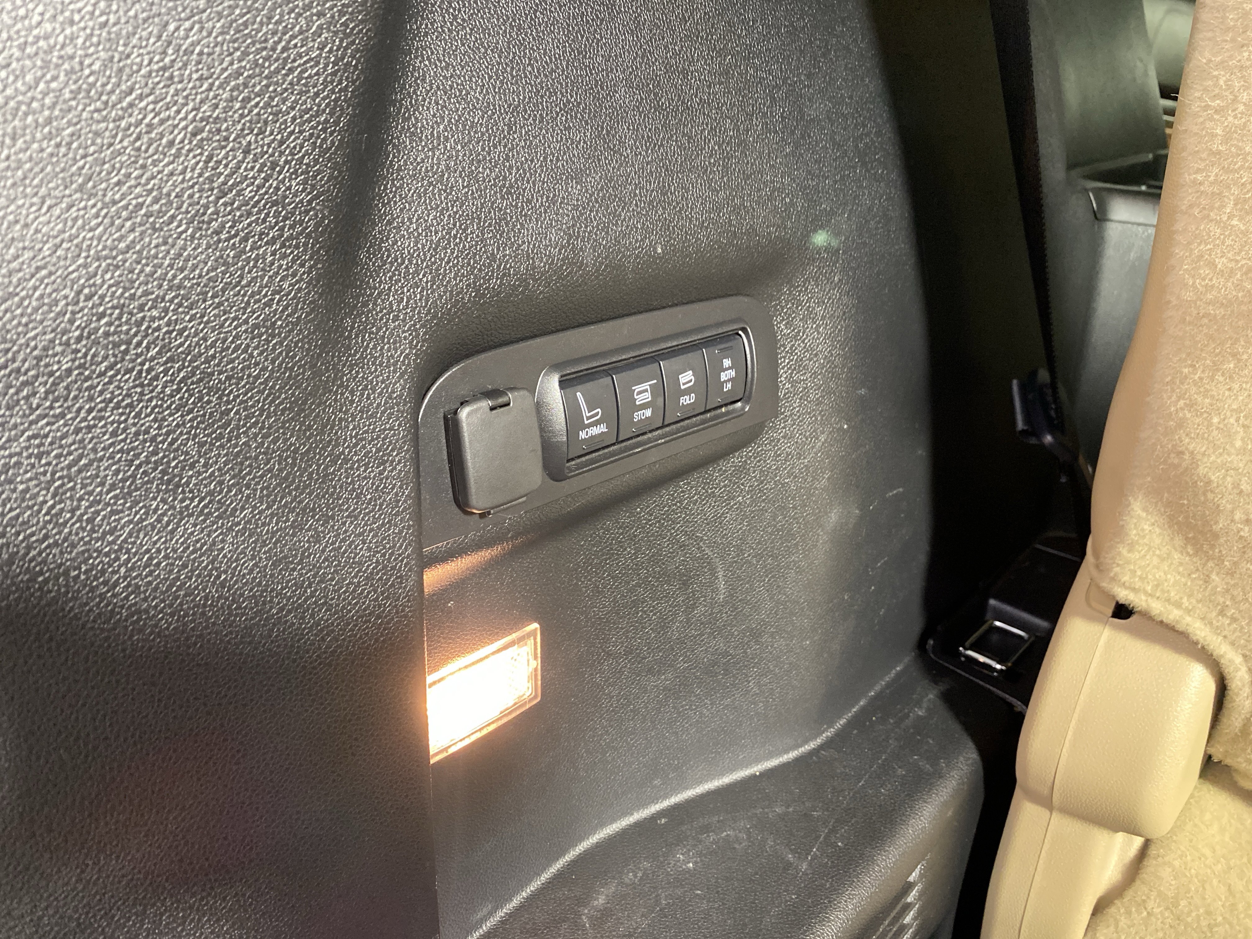 Used 2017 Ford Explorer Limited AWD/4WD image 37