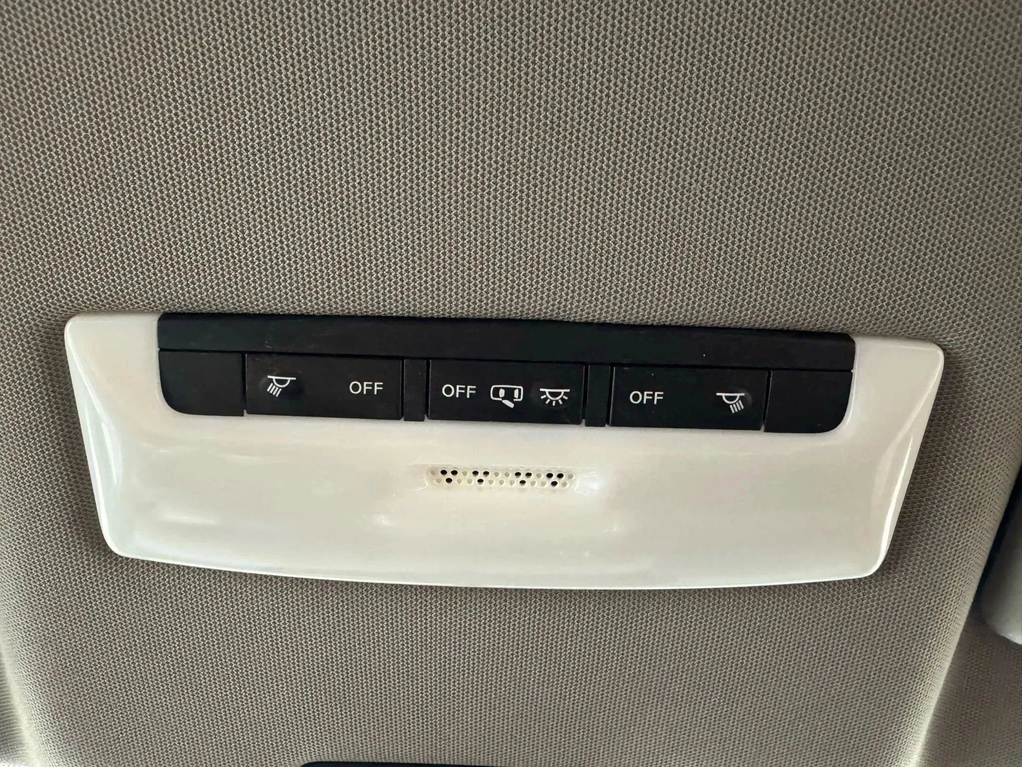 Used 2020 Nissan Kicks SR image 22