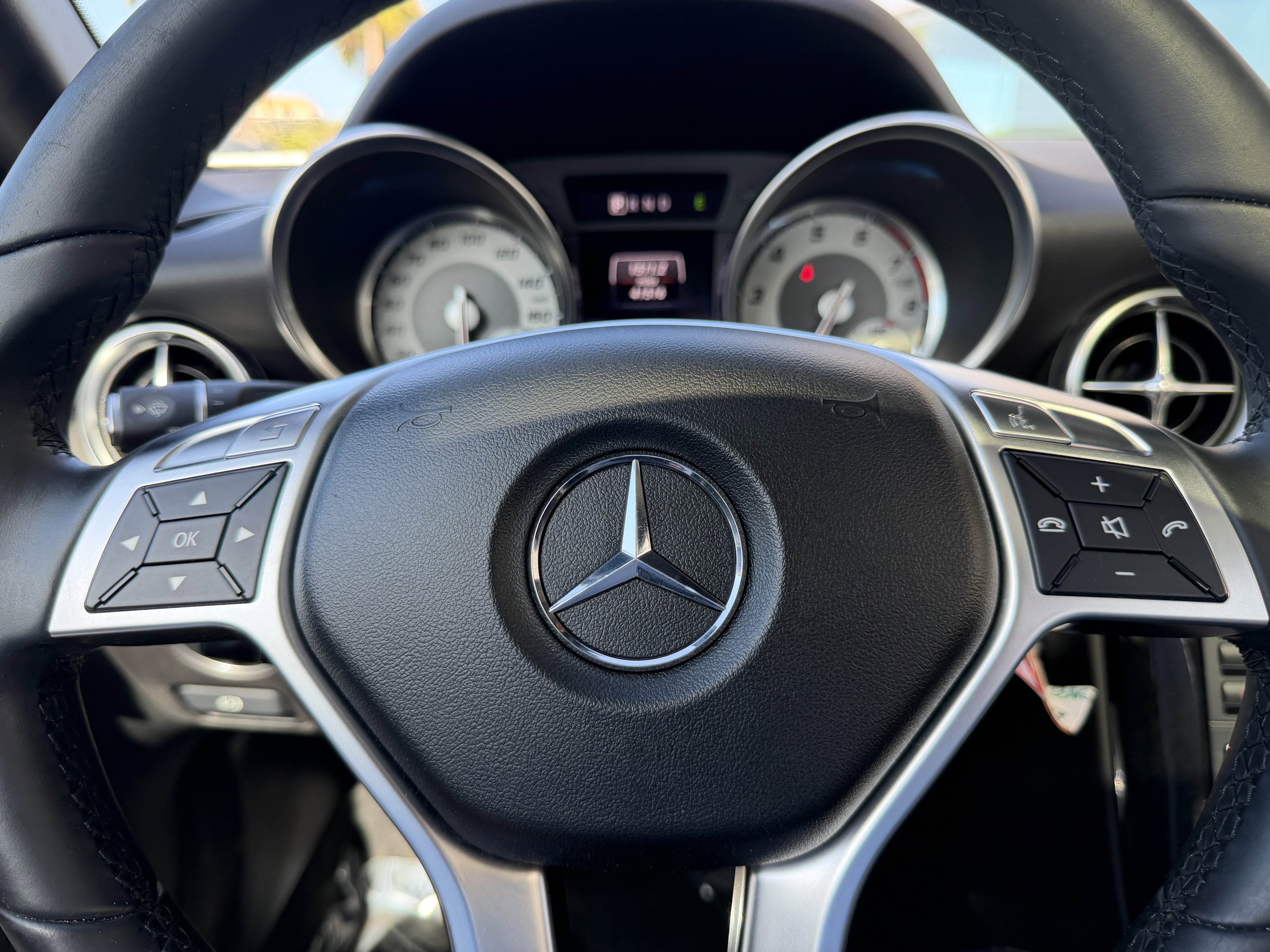 Used 2015 Mercedes-Benz SLK 250 image 29