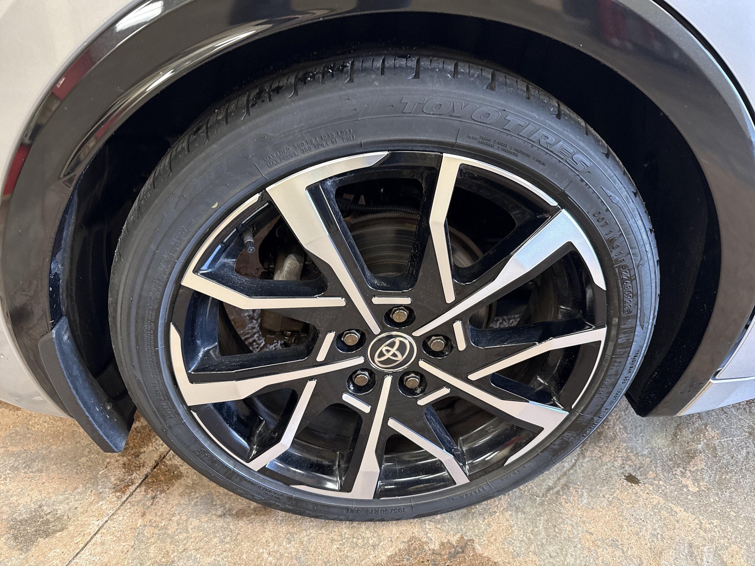 Used 2023 Toyota Prius Prime FWD image 10