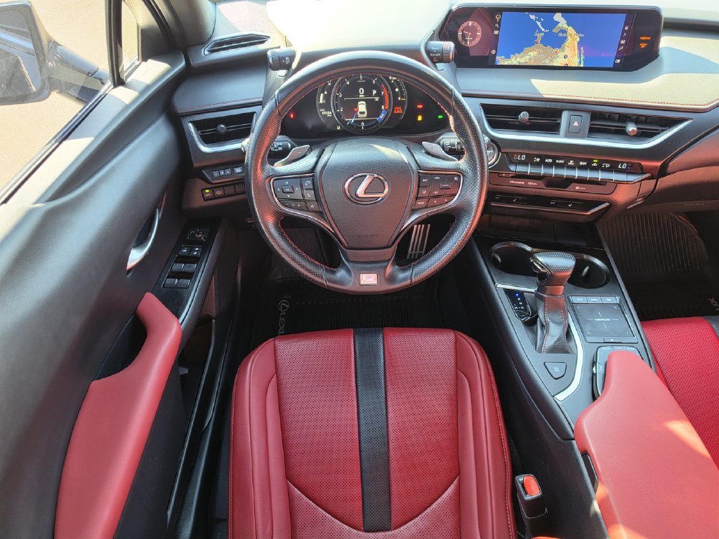Used 2022 Lexus UX 200 F Sport w/ F Sport Premium Package FWD image 13