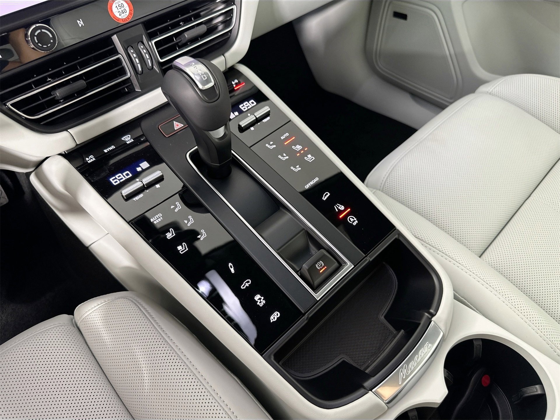New 2026 Porsche Macan S image 24