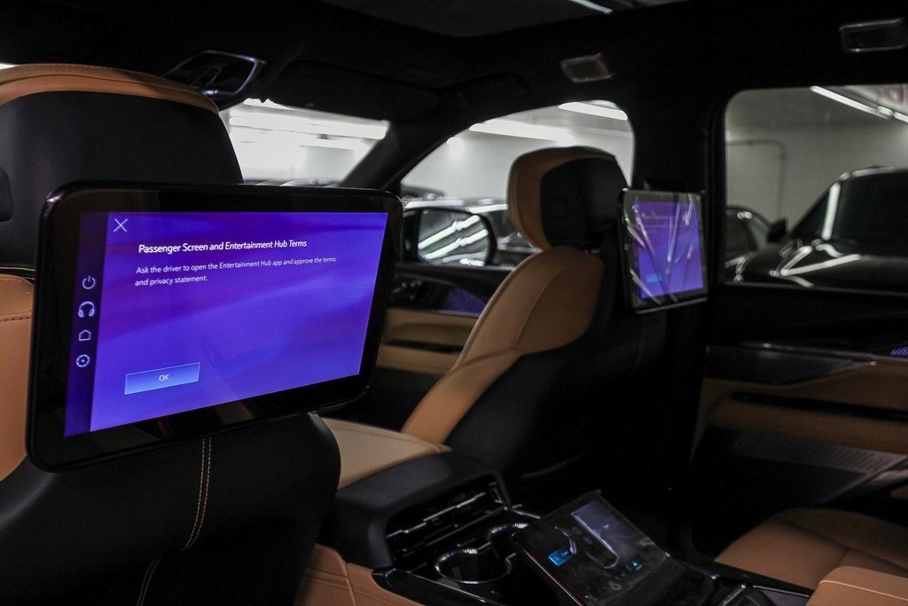 New 2025 Cadillac Escalade IQ Sport 2 image 18