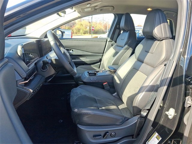 Used 2024 Nissan Ariya AWD image 14